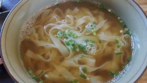 ランチに手打ちめん処 鍵。いかがでしょうか。島の野菜を使ってます。！