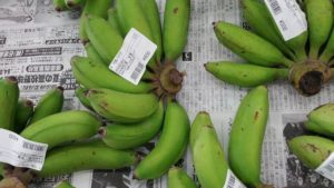 お土産にいかが？ゆらてぃく市場へLet’Go。本土にない野菜、果物があります。お土産に！