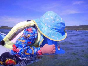 4歳のお子さん♪水中世界に没頭です♪