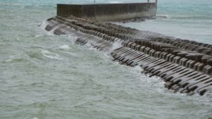 石垣島は波浪警報発令中！強いうねりが届いています！