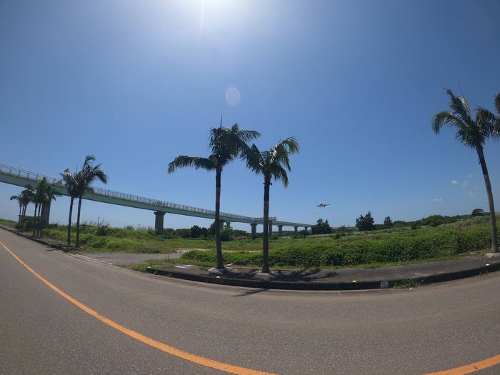 遠くに見えるのは