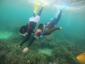 海育ちの奥さん！足がつっても潜る旦那さん！パラフルシュノーケル♪