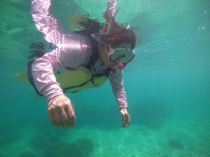 初シュノーケリングのお母さん