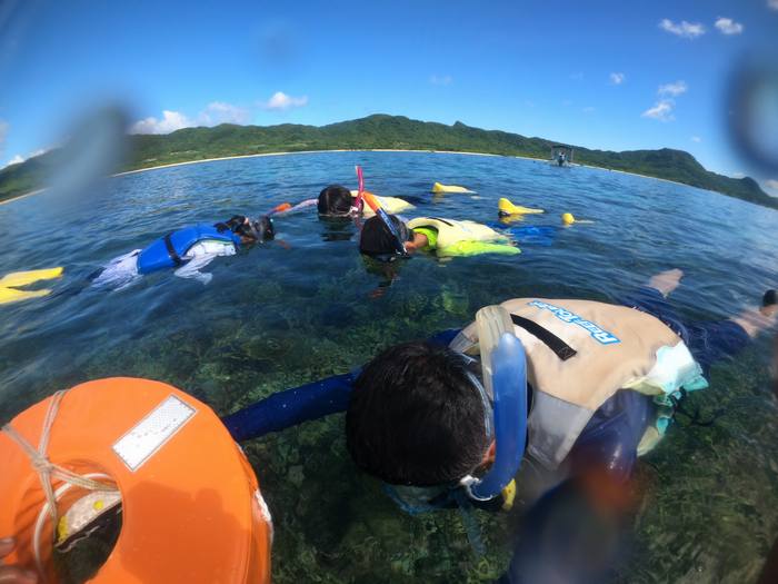 初石垣島、初シュノーケリング、N島さんご家族です。