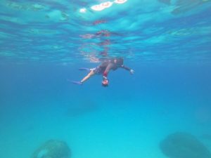 少人数ツアーは自由度高く！仰向け泳ぎで幸せ！＆フィンなしシュノーケリング！