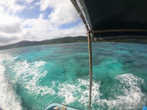 波あれど水中世界は竜宮城！多国籍で楽しんでシュノーケリング！