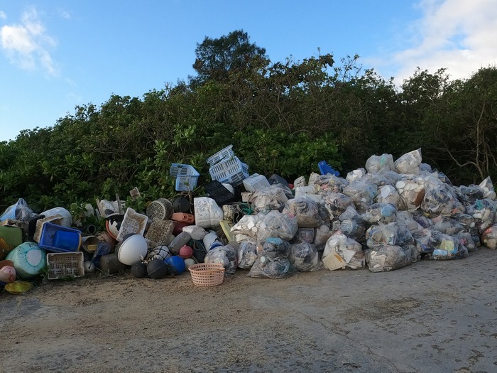 ふと見るとゴミの山