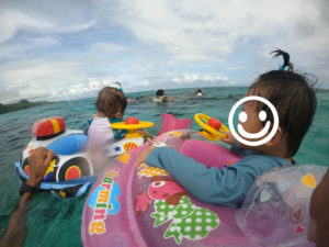 台風通過後の海の様子は。。。0歳10か月、1歳、2歳！涙あり笑顔ありのちびっこ海遊び♪
