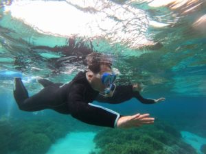 ほんとに浮くのか？ドキドキいっぱい 初石垣島、初シュノーケリング！