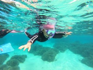 家族みんなで楽しむからこそより楽しい！家族で貸切、三世代シュノーケリング(80歳)！