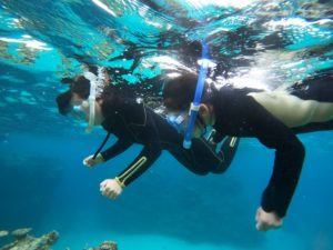 家族水入らずの貸切シュノーケリングは笑顔いっぱいツアー！