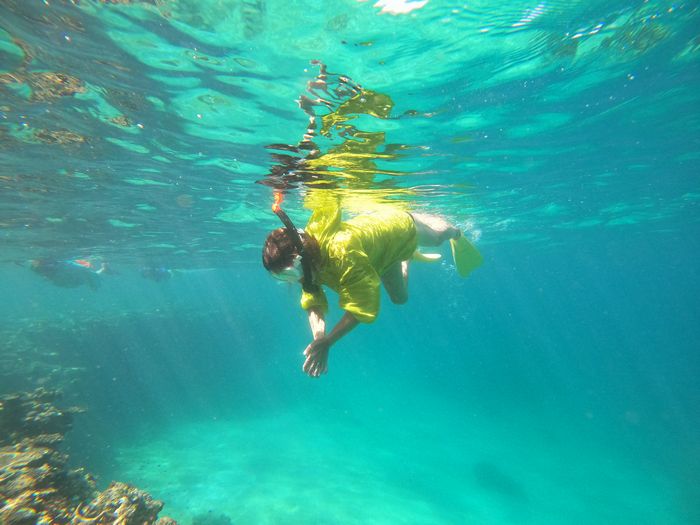 手をパンとたたく♪