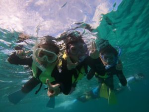 小学生も中学生もタケ組の園児さんも楽しんだシュノーケリング！