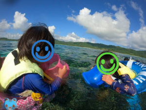 ちびっこは2歳4歳、石垣島海遊び♪に初シュノーケルの小学生チーム♪