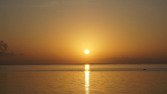 徐々に色合い変わって　朝日