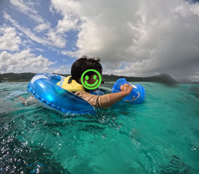 浮き輪と箱メガネで楽しむ