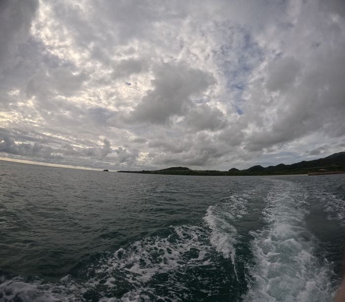 曇りからスタートして