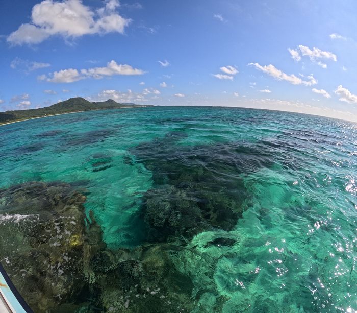 天気は晴れ、少し波あり