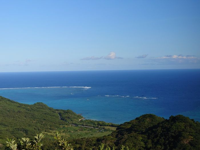 野底林道展望台から見る海