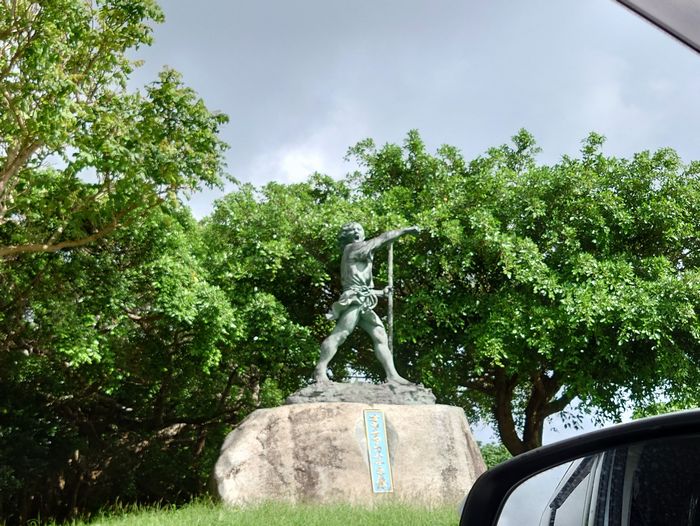 アカハチの銅像