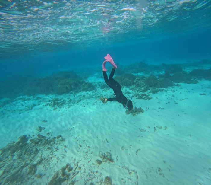 砂タッチでスキンダイビング