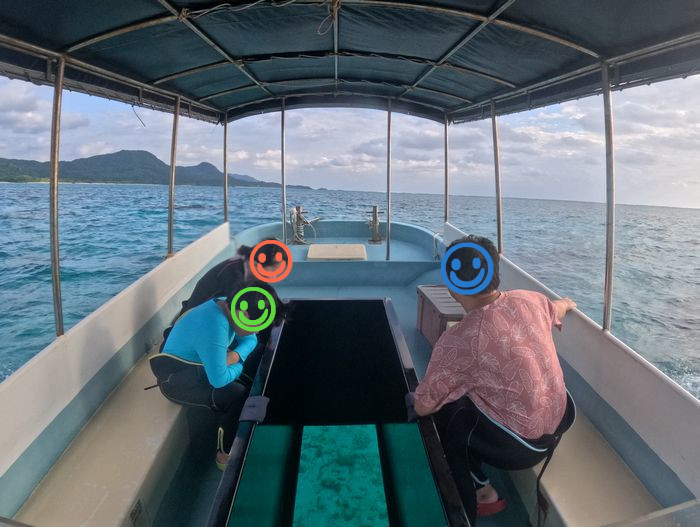 ずっとガラスを覗き込む