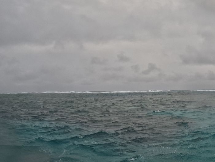 外洋には強いうねり