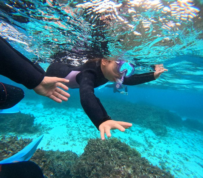 手を振って泳ぐ