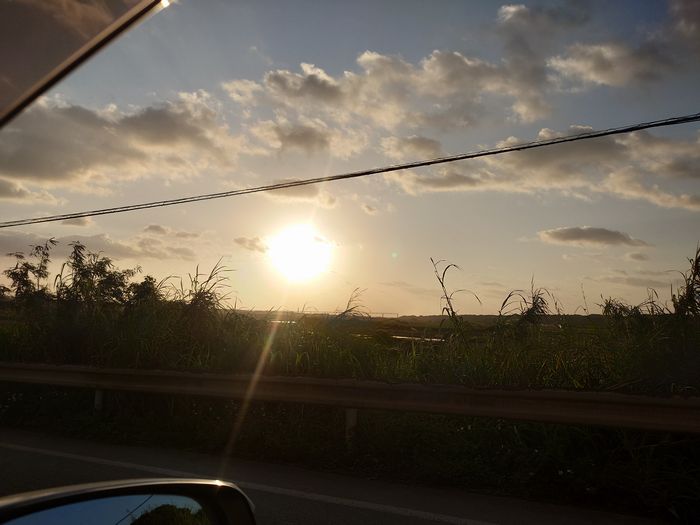 冬の晴れ日の朝日