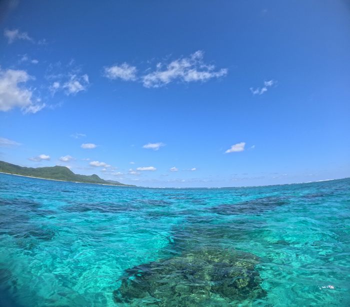 エメラルドグリーン広がります