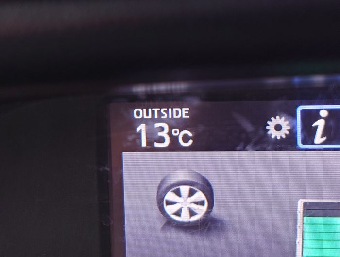 ひぃぃ！気温は13℃