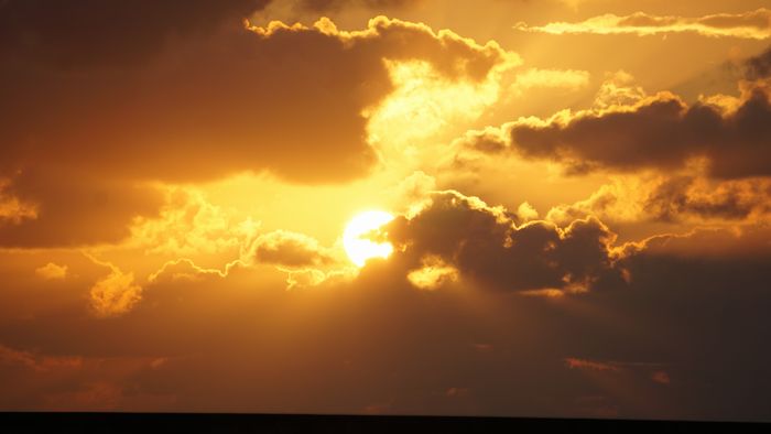 朝日は案外、恥ずかしがり屋
