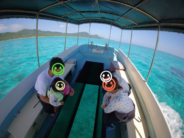 まずはグラスボートで楽しむ