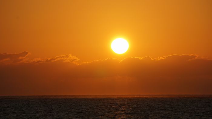雲から上がる太陽さんも素敵