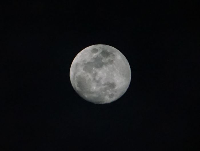 お月さんが幻想的