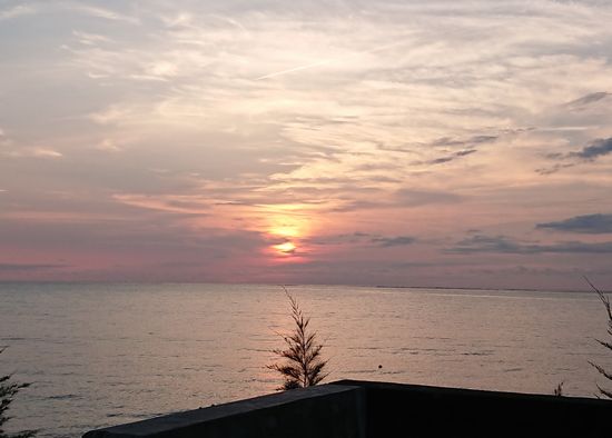 石垣島、久々の朝日です。