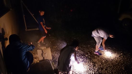 まだ花火しています