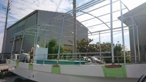 石垣島は雨。沖縄本島は晴れ。400km離れれば天気は変わりますね。