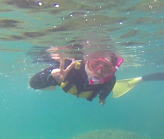 余裕のピースサインのお母さんです。