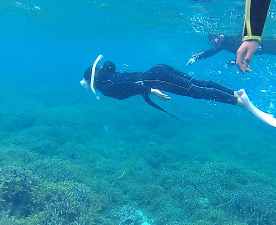 しなやかなフォームのお姉さんです。