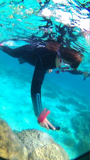 レンタルカメラを楽しむお母さん